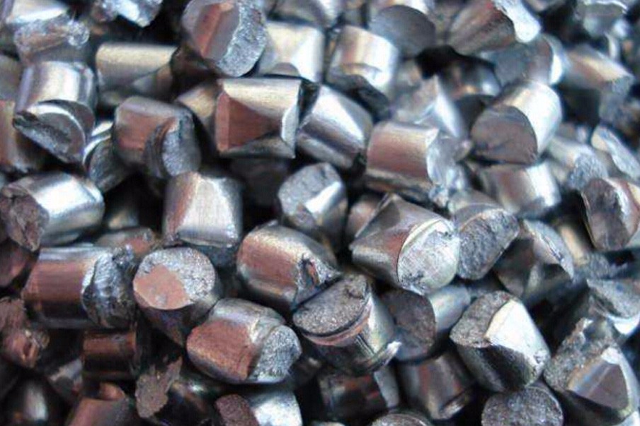 鋅產(chǎn)能過剩價格面臨下調(diào)風(fēng)險！